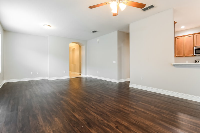 2,195/Mo, 3327 Primrose Willow Dr Harmony, FL 34773 Living Room View 2