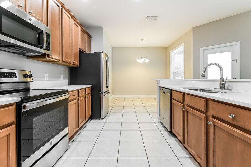 2,195/Mo, 3327 Primrose Willow Dr Harmony, FL 34773 Kitchen View 2