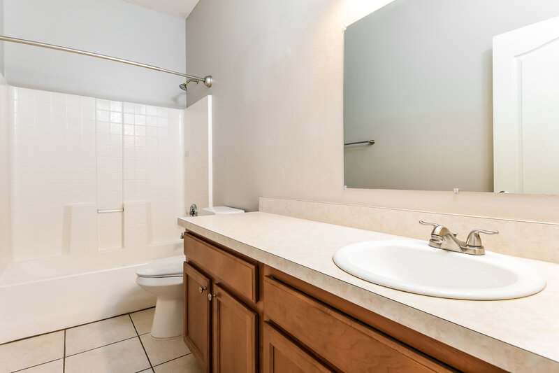 2,195/Mo, 3327 Primrose Willow Dr Harmony, FL 34773 Bathroom View