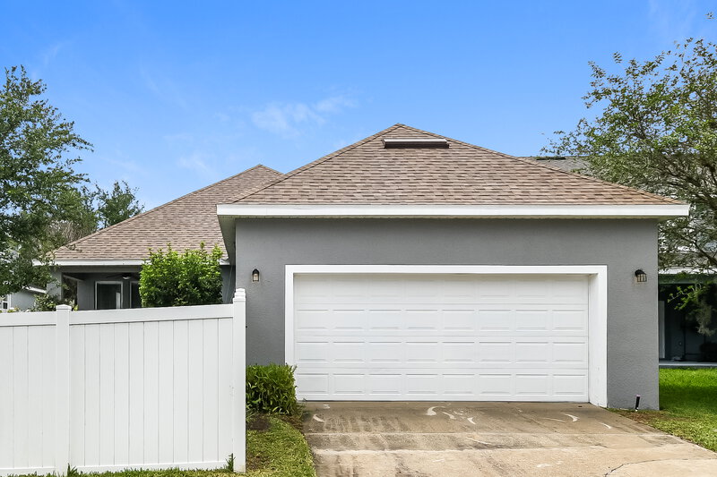 2,195/Mo, 3327 Primrose Willow Dr Harmony, FL 34773 Garage View