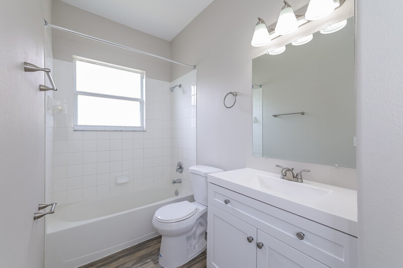 2,595/Mo, 133 Mediterranean Ct Kissimmee, FL 34758 Bathroom View