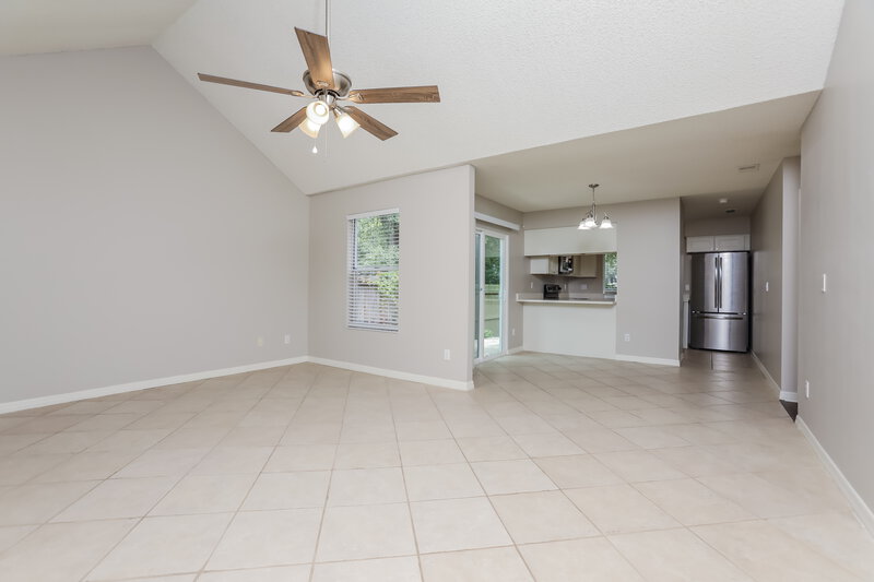2,130/Mo, 1833 Iroquois Dr Apopka, FL 32703 Living Room View
