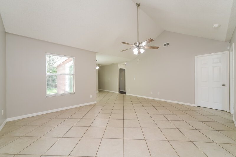 1,965/Mo, 1833 Iroquois Dr Apopka, FL 32703 Living Room View 2