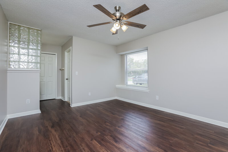 2,130/Mo, 1833 Iroquois Dr Apopka, FL 32703 Main Bedroom View 2