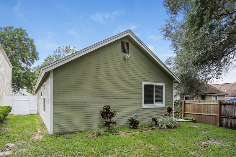 2,130/Mo, 1833 Iroquois Dr Apopka, FL 32703 Rear View 2