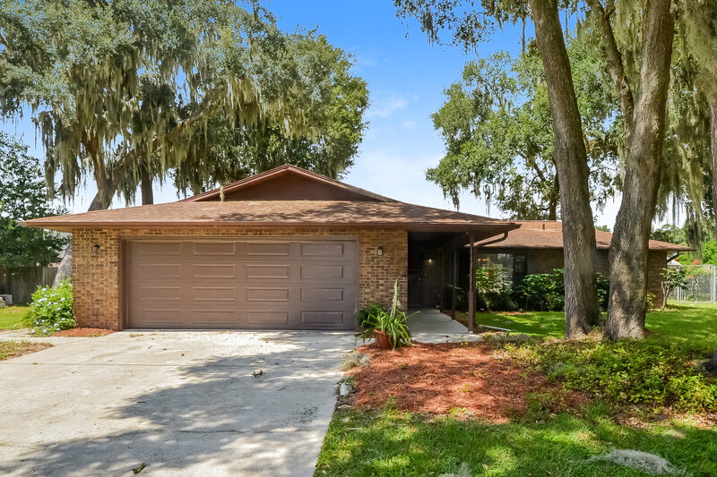 2,085/Mo, 5321 Royal Oak Dr Fruitland Park, FL 34731 External View
