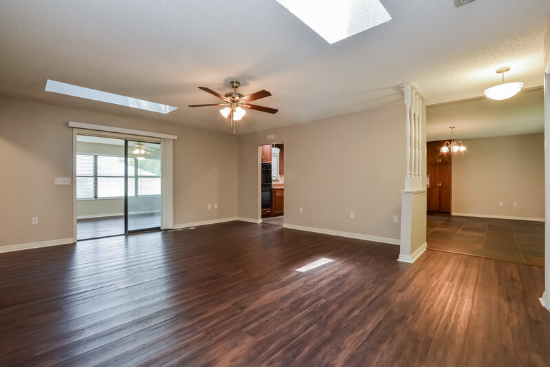 2,085/Mo, 5321 Royal Oak Dr Fruitland Park, FL 34731 Living Room View