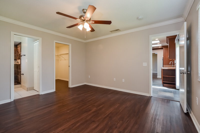 2,085/Mo, 5321 Royal Oak Dr Fruitland Park, FL 34731 Main Bedroom View 2