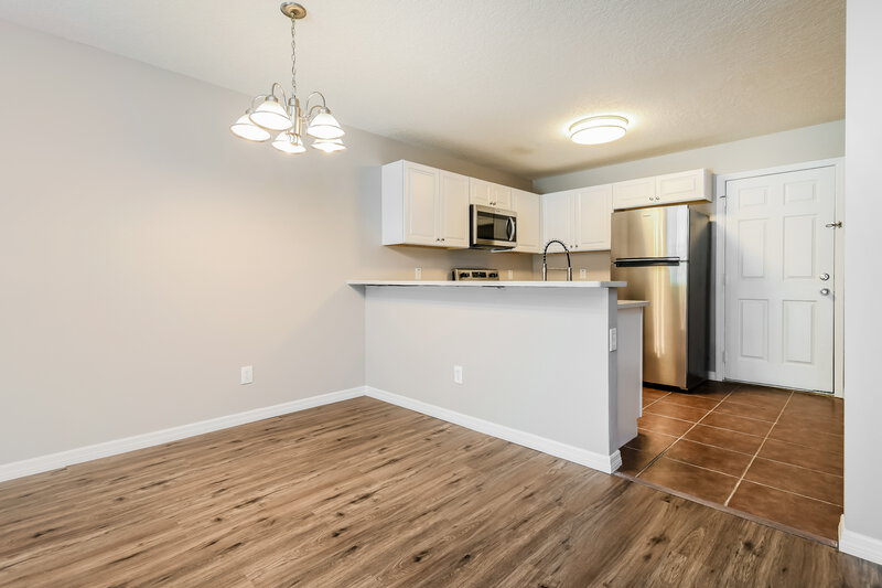 2,050/Mo, 704 Cresting Oak Cir # 52 Orlando, FL 32824 Dining Room View