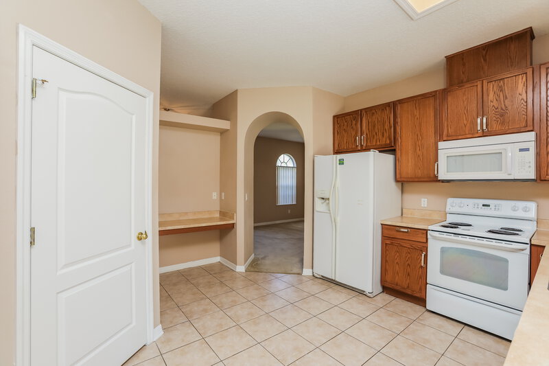 2,340/Mo, 534 Cortona Dr Orlando, FL 32828 Kitchen View