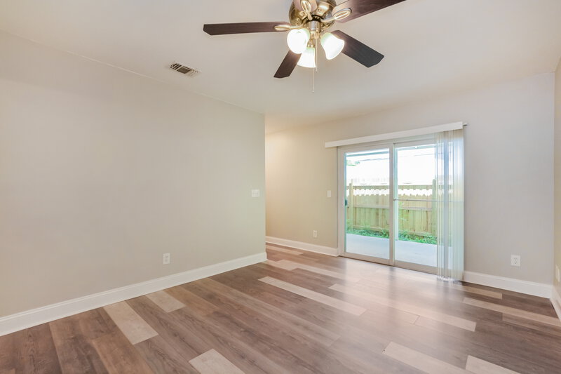 2,110/Mo, 725 Fenwick Dr Orlando, FL 32825 Main Bedroom View 2