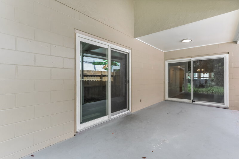 2,110/Mo, 725 Fenwick Dr Orlando, FL 32825 Covered Patio View