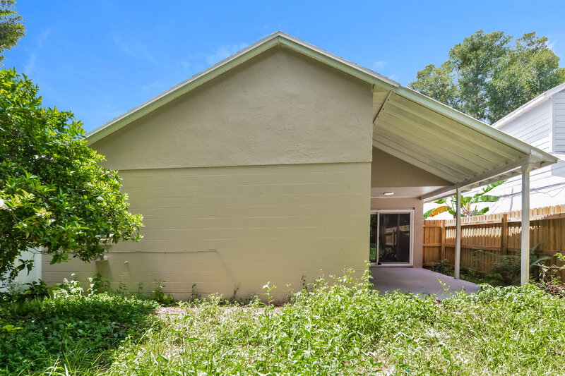 2,110/Mo, 725 Fenwick Dr Orlando, FL 32825 Rear View