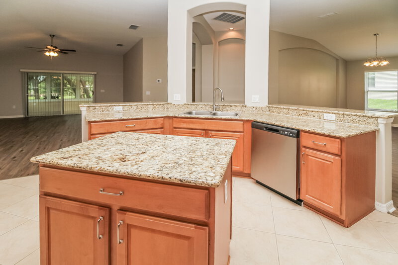 2,560/Mo, 30700 PGA Dr Sorrento, FL 32776 Kitchen View