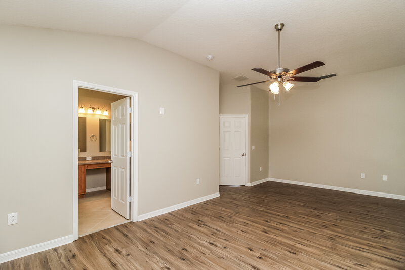 2,560/Mo, 30700 PGA Dr Sorrento, FL 32776 Main Bedroom View 2
