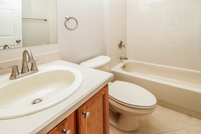 2,560/Mo, 30700 PGA Dr Sorrento, FL 32776 Bathroom View