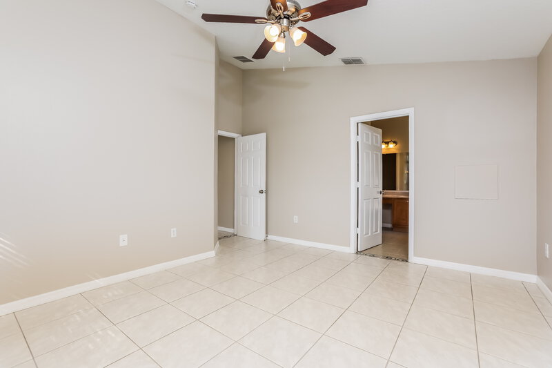 1,990/Mo, 108 Thornbury Ln Kissimmee, FL 34744 Main Bedroom View 2