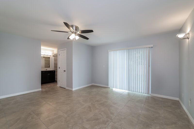 1,975/Mo, 652 N Delmonte Ct Kissimmee, FL 34758 Main Bedroom View