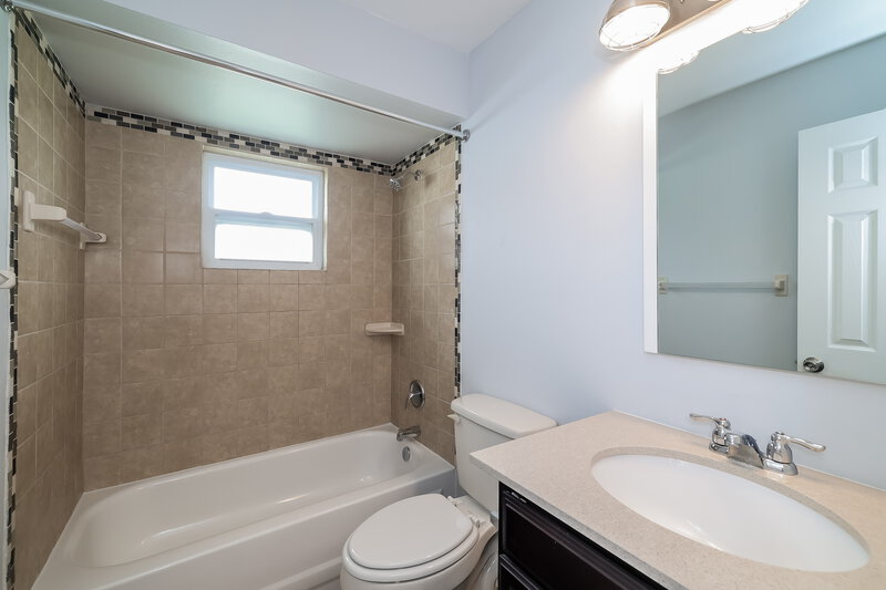 1,975/Mo, 652 N Delmonte Ct Kissimmee, FL 34758 Bathroom View