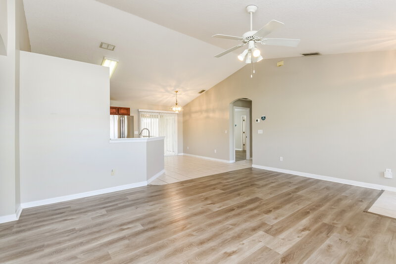 1,975/Mo, 713 Gentle Breeze Dr Minneola, FL 34715 Living Room View 2