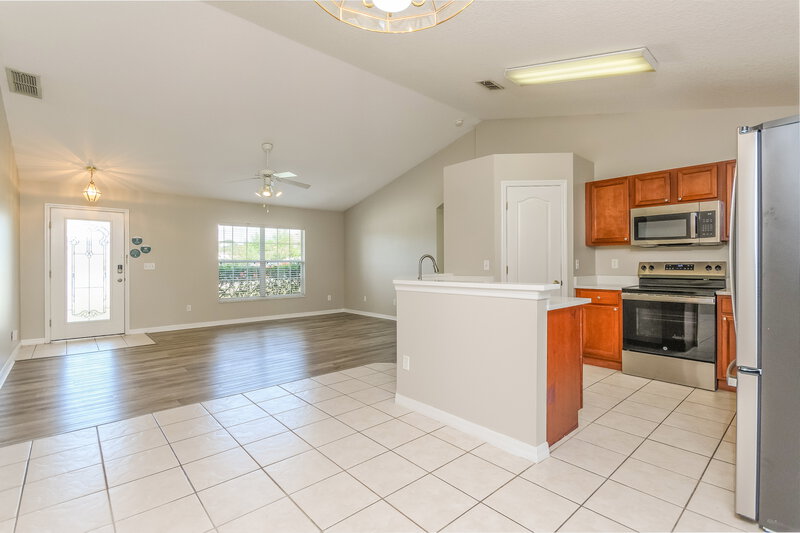 1,975/Mo, 713 Gentle Breeze Dr Minneola, FL 34715 Dining Room View 2