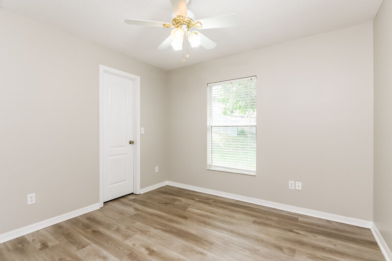 1,975/Mo, 713 Gentle Breeze Dr Minneola, FL 34715 Bedroom View