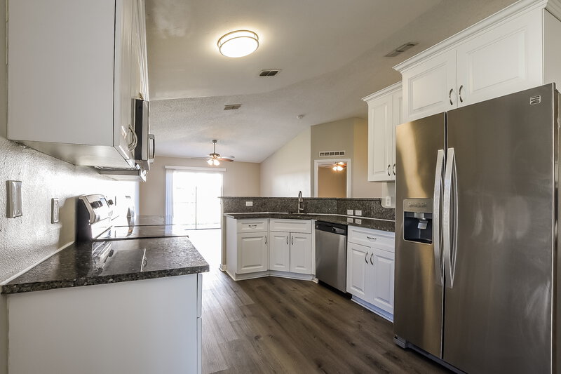 2,090/Mo, 181 Cedar Ridge Ln Sanford, FL 32771 Kitchen View