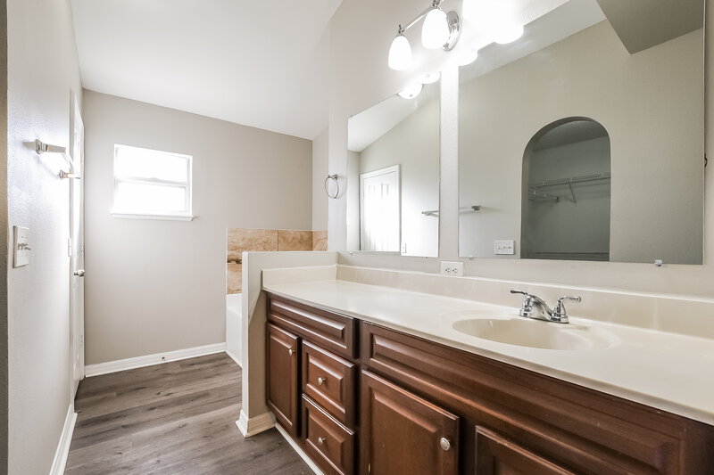 2,090/Mo, 181 Cedar Ridge Ln Sanford, FL 32771 Main Bathroom View
