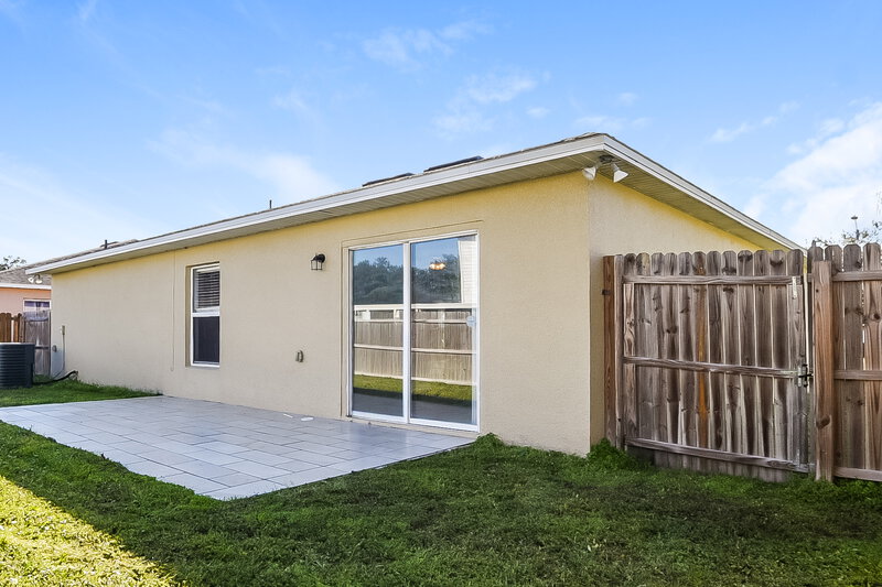 2,090/Mo, 181 Cedar Ridge Ln Sanford, FL 32771 Rear View