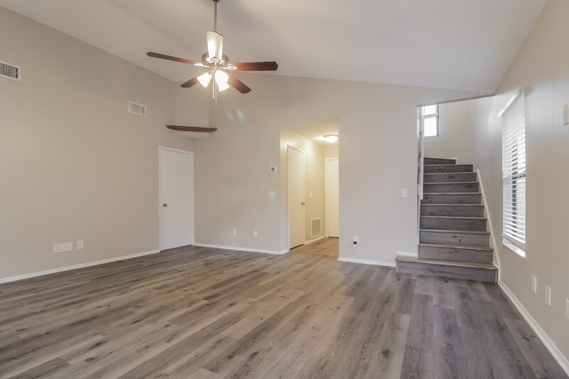 2,360/Mo, 1228 Creekbottom Cir Orlando, FL 32825 Living Room View 2
