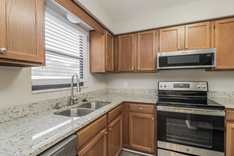 2,360/Mo, 1228 Creekbottom Cir Orlando, FL 32825 Kitchen View