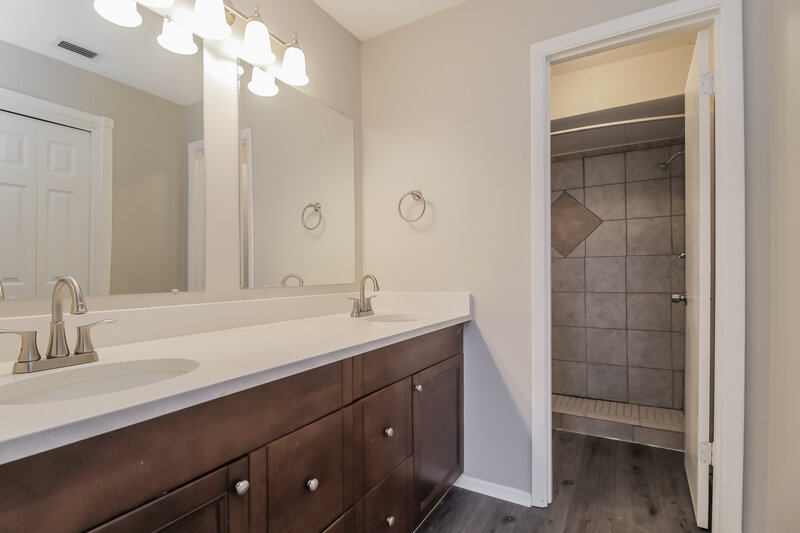 2,360/Mo, 1228 Creekbottom Cir Orlando, FL 32825 Master Bathroom View