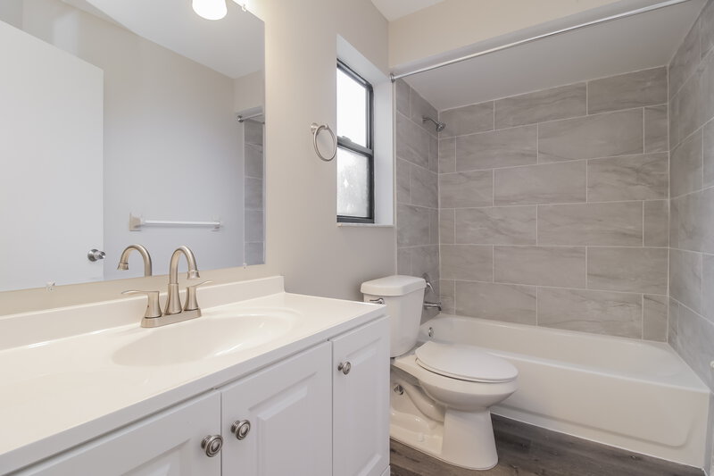 2,360/Mo, 1228 Creekbottom Cir Orlando, FL 32825 Bathroom View