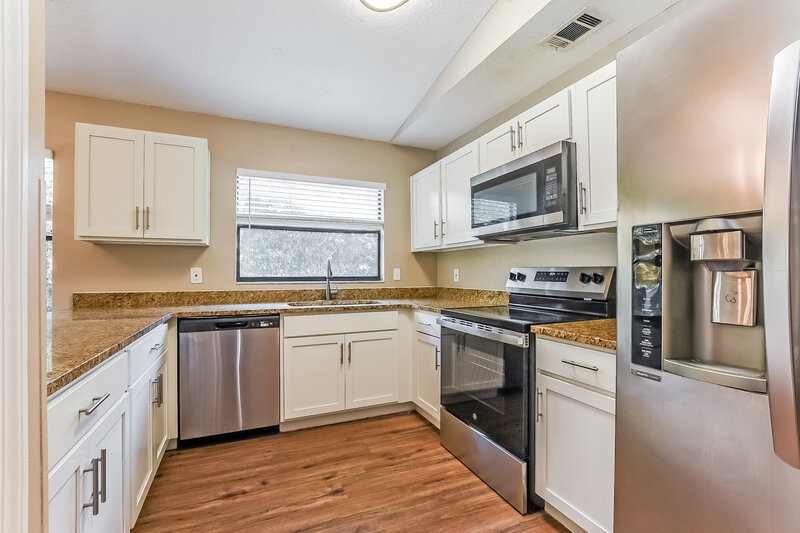2,195/Mo, 299 Falling Leaf Ln Casselberry, FL 32707 Kitchen View