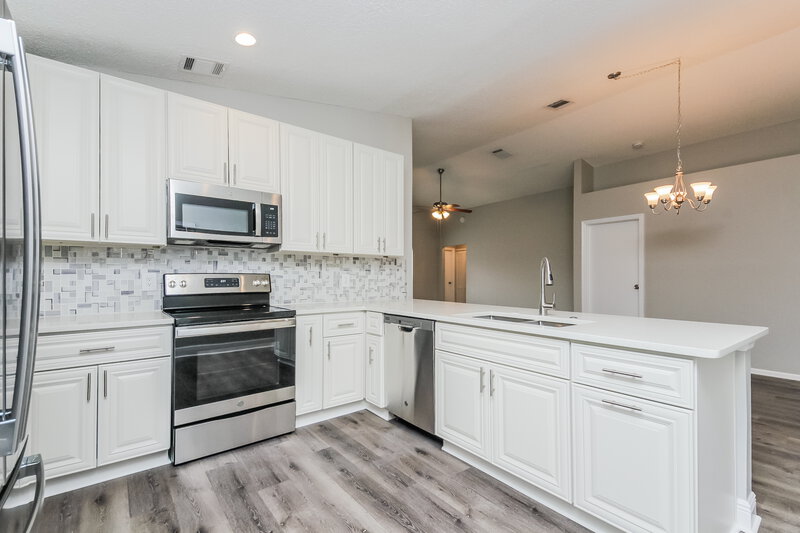 3,340/Mo, 2875 Woodruff Dr Orlando, FL 32837 Kitchen View 2