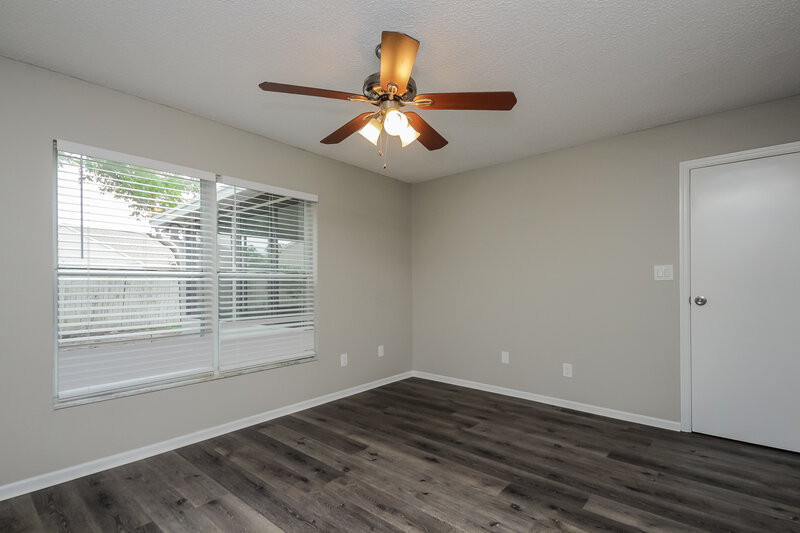 3,340/Mo, 2875 Woodruff Dr Orlando, FL 32837 Main Bedroom View 2