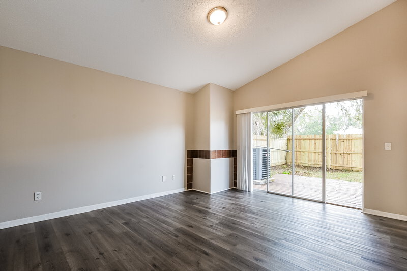 2,145/Mo, 646 Upperriver Ct Orlando, FL 32828 Family Room View