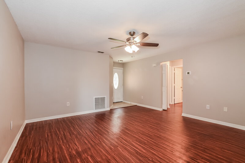 1,835/Mo, 10233 Patrick Dr Leesburg, FL 34788 Living Room View 2