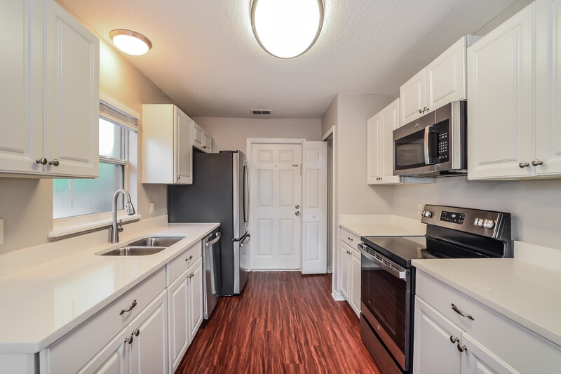1,835/Mo, 10233 Patrick Dr Leesburg, FL 34788 Kitchen View