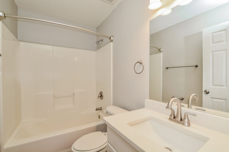 1,835/Mo, 10233 Patrick Dr Leesburg, FL 34788 Bathroom View