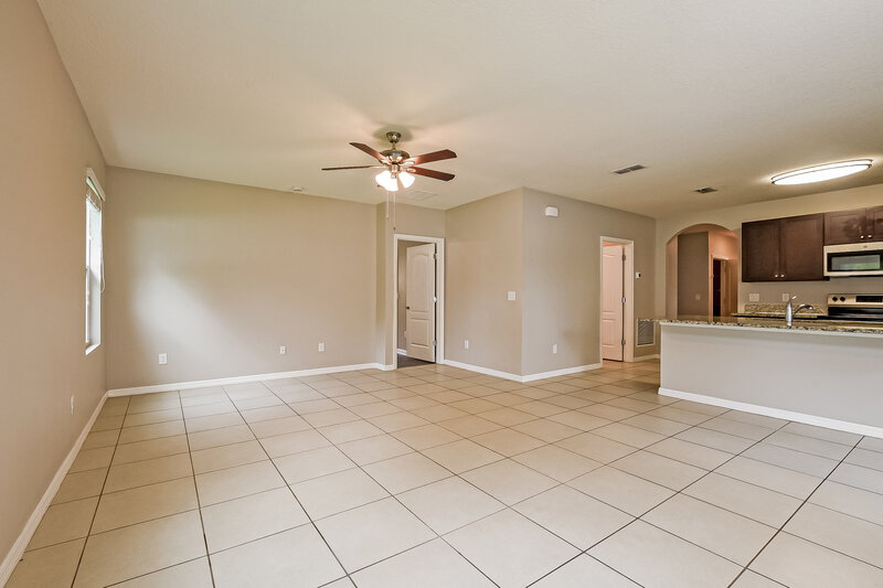 2,150/Mo, 3387 Landing View Tavares, FL 32778 Living Room View 2