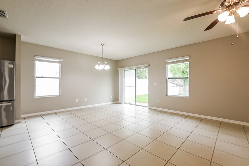 2,150/Mo, 3387 Landing View Tavares, FL 32778 Living Room View 3