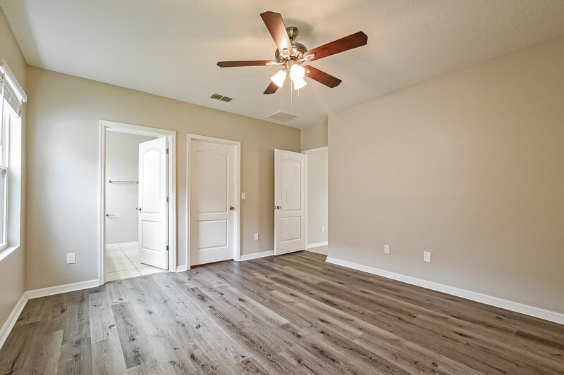 2,150/Mo, 3387 Landing View Tavares, FL 32778 Main Bedroom View