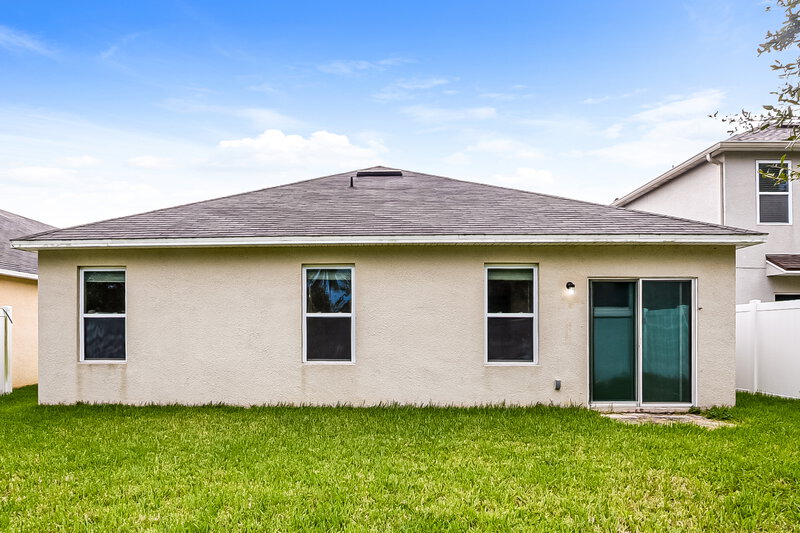 2,150/Mo, 3387 Landing View Tavares, FL 32778 Rear View