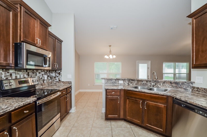 2,205/Mo, 2214 Angel Fish Loop Leesburg, FL 34748 Kitchen View 2