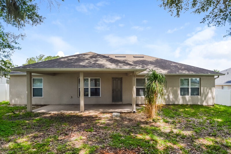 2,205/Mo, 2214 Angel Fish Loop Leesburg, FL 34748 Rear View