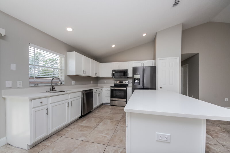 2,180/Mo, 4238 Settlers Ct Saint Cloud, FL 34772 Kitchen View