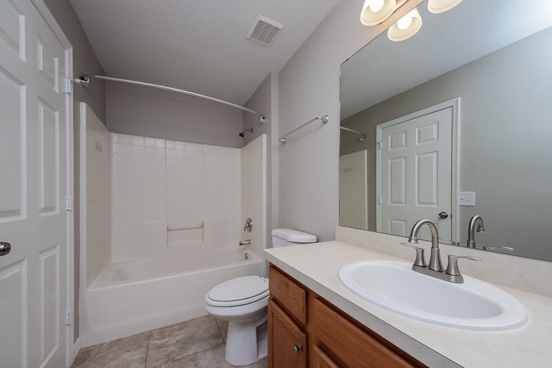 2,180/Mo, 4238 Settlers Ct Saint Cloud, FL 34772 Bathroom View