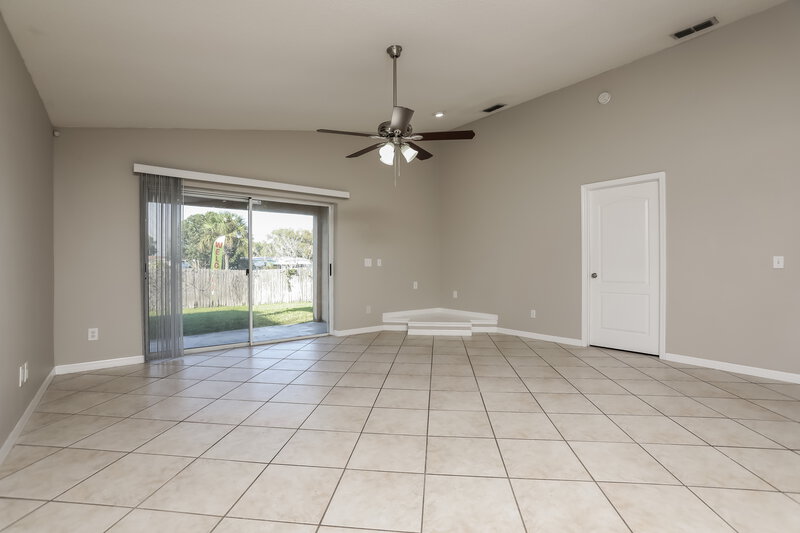 2,420/Mo, 4205 Shadow Creek Cir Oviedo, FL 32765 Living Room View 2
