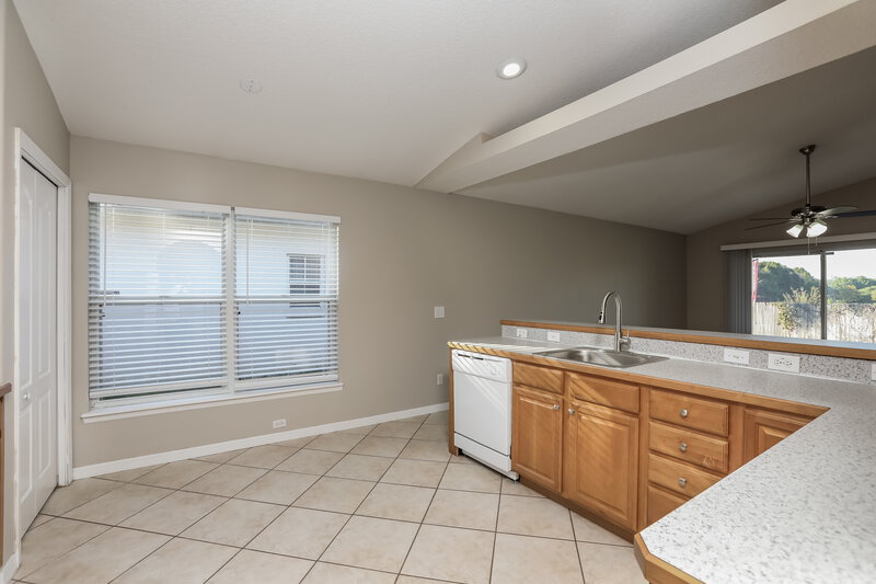 2,420/Mo, 4205 Shadow Creek Cir Oviedo, FL 32765 Kitchen View